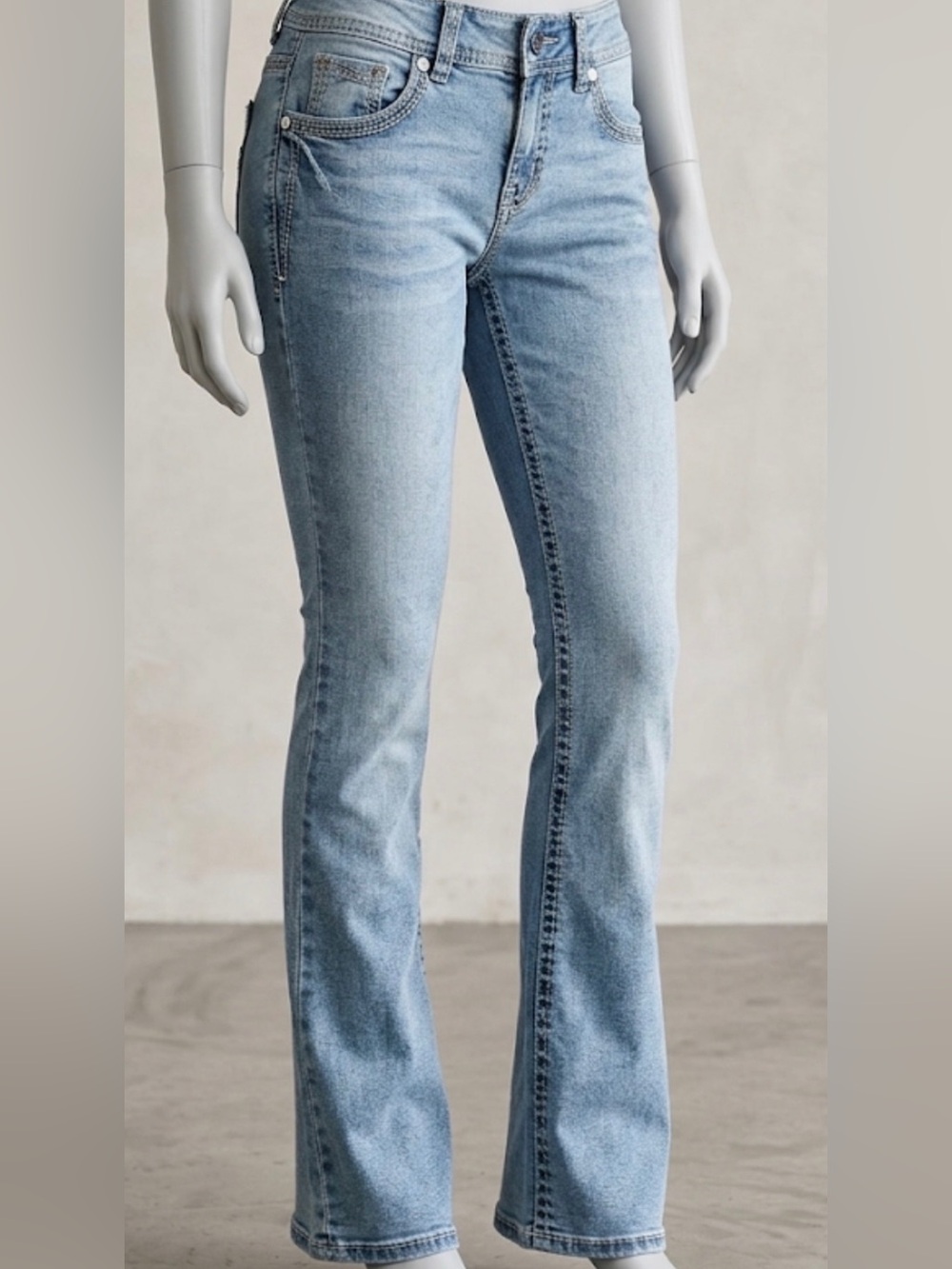 Size 5-Light Wash Women's Bootcut Jeans makes for the perfect petite Jeans